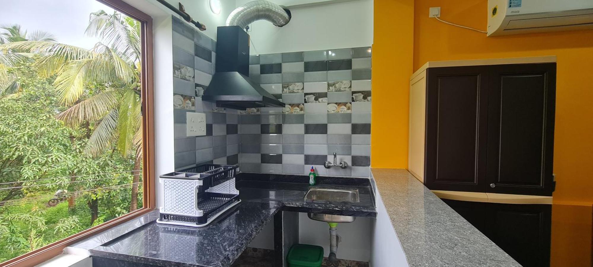 Happy Moon Homestay Aldona Bagian luar foto